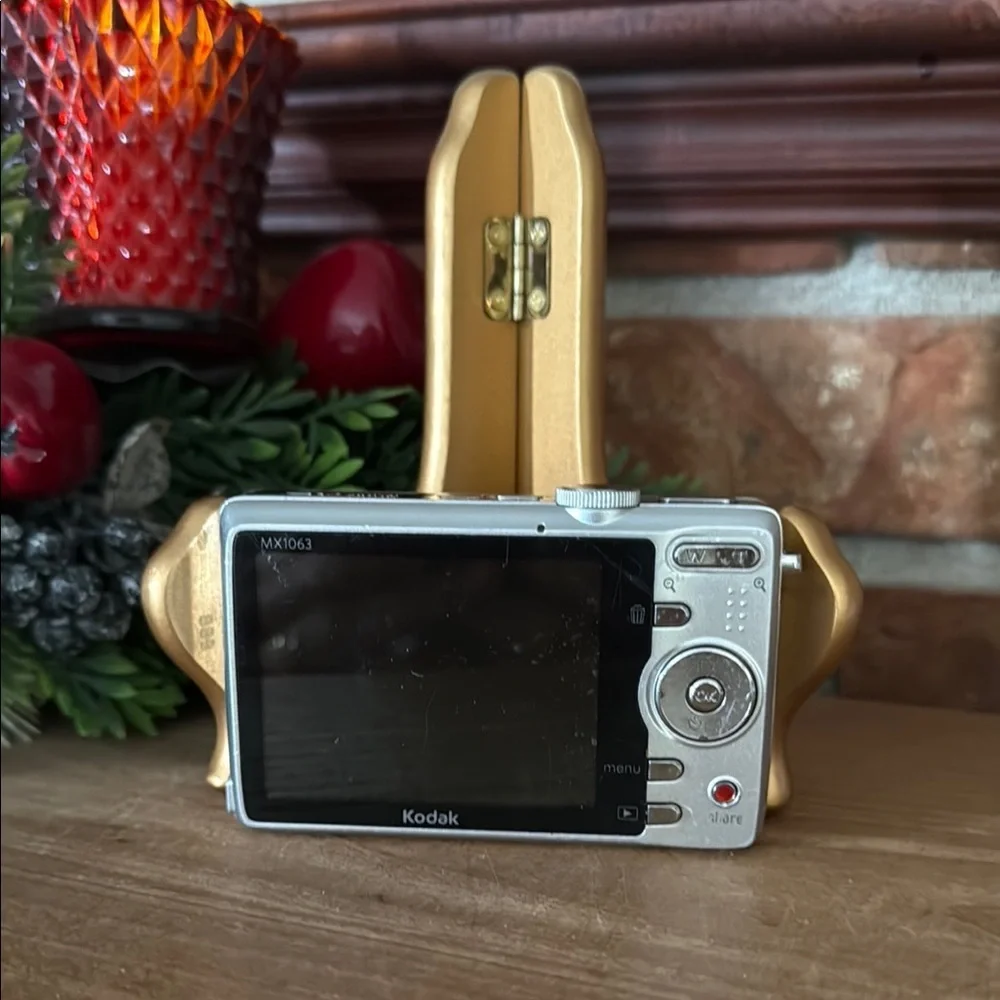 Kodak Easyshare M1063 10.3 MP Digital Camera with 3xOptical Zoom (Silver)FINAL